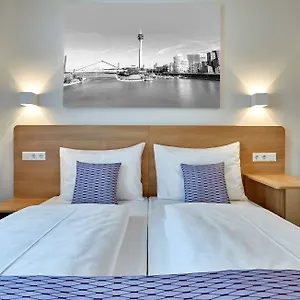 Mcdreams Duesseldorf-city Дюссельдорф